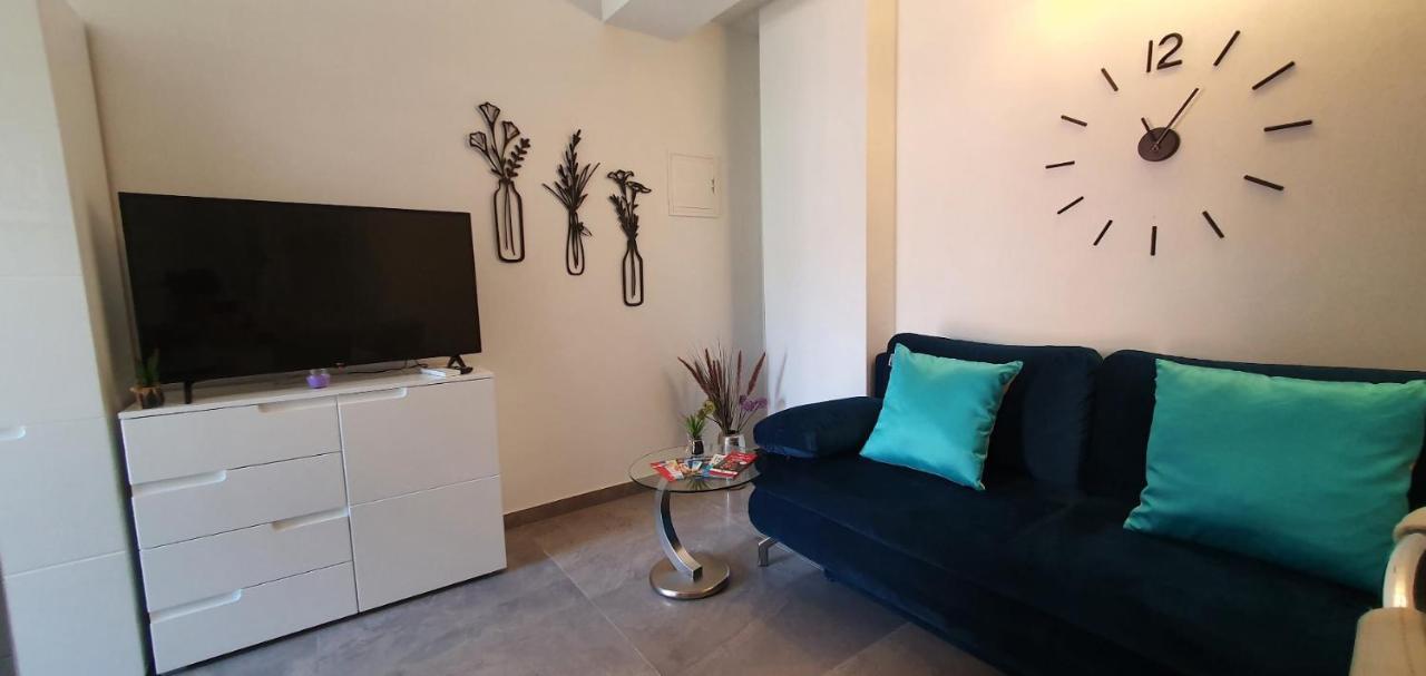 Juli No 2 Apartment *